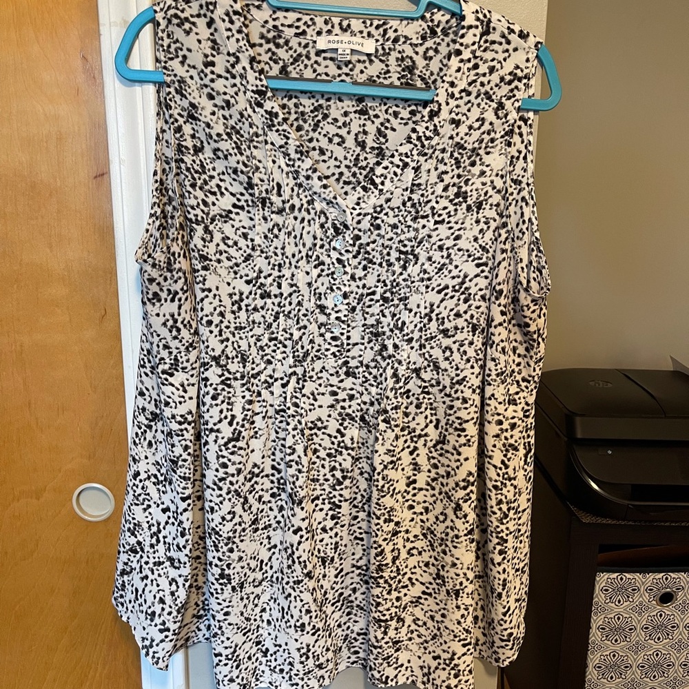 Rose & Olive Sleeveless Top
